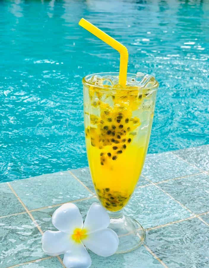 Khanom Golden Beach Hotel Exterior photo